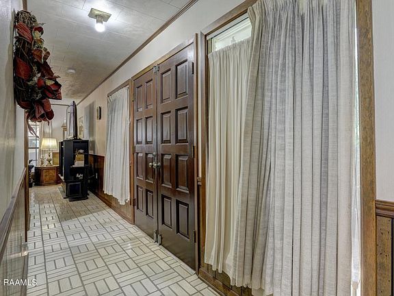 3rd image of 702 Vicnaire St