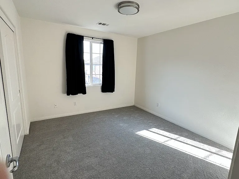732 Huron Dr — Photo 13