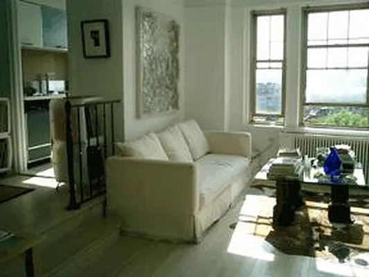 Rented by Domus Realty | media 60