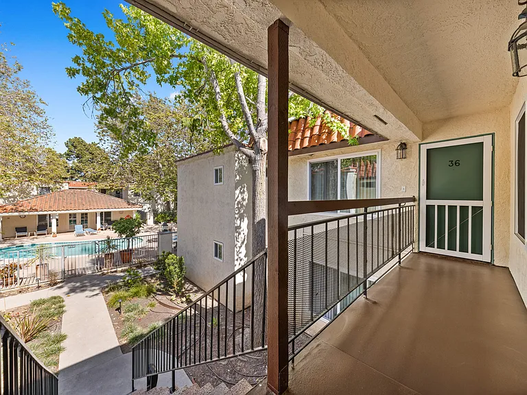 Los Patos Apartments — Photo 34