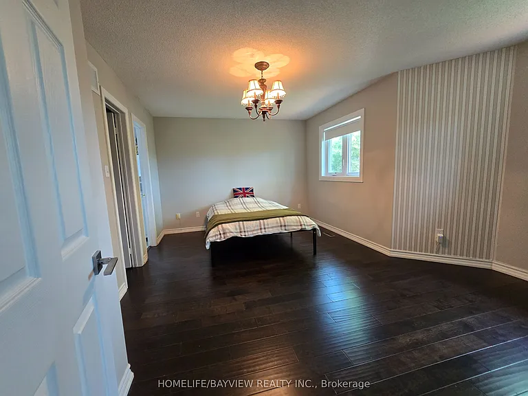 176 Humberland Dr — Photo 15