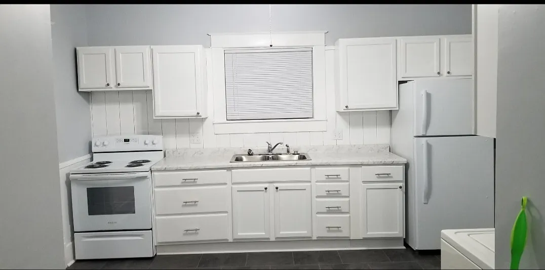 416 S Webster St — Photo 1