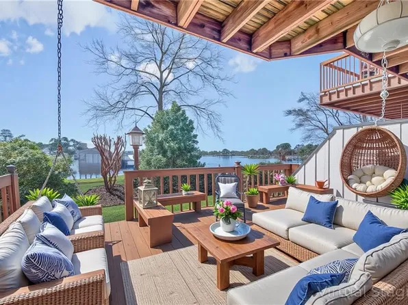 34 Sandie Point Ln, Portsmouth, VA 23701