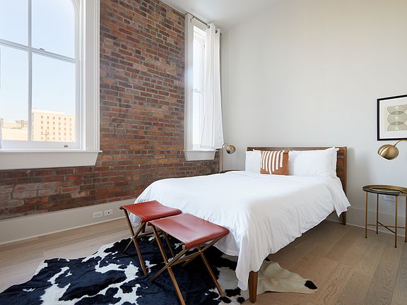 2nd image of 2228 Gravier St #301