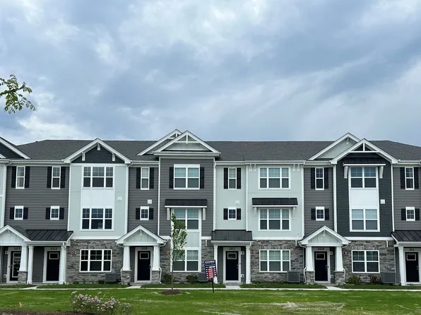 330 Basin Court St, Saint Charles, IL 60174