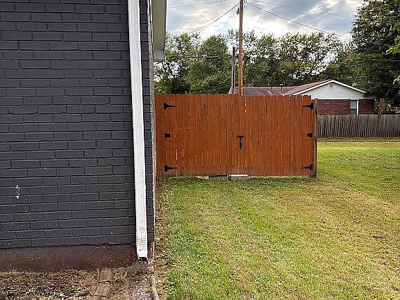 Extra Wide Gate