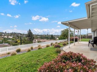 129 Avalon Dr, Vista, CA 92084