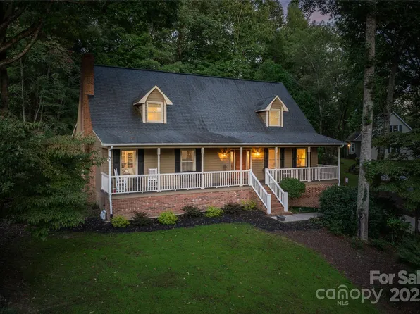 1010 Wellington Ct, Lenoir, NC 28645