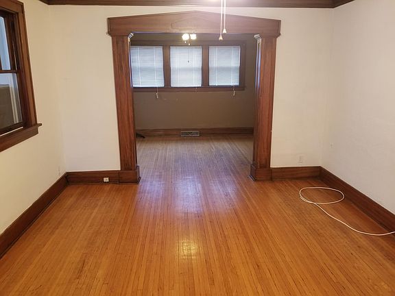 2nd image of 1123 W Nowland Ave