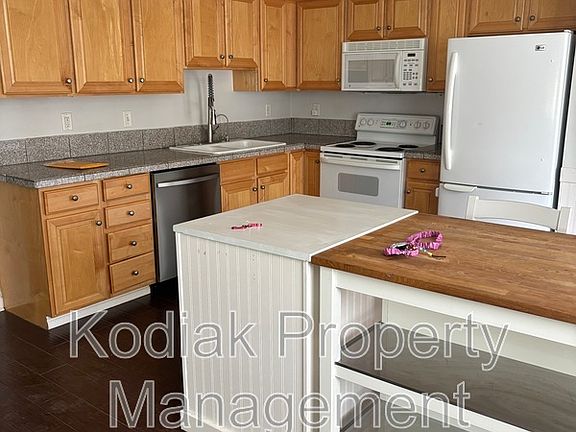 3rd image of 153 Bamberger Rd