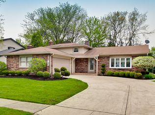 75 Downing Rd, Buffalo Grove, IL 60089