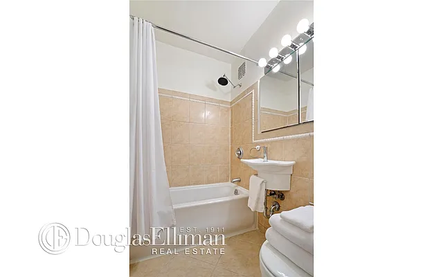 Sold by Douglas Elliman | media 15