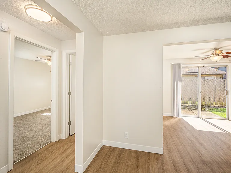 Hopkins Horizon Apartments — Photo 7
