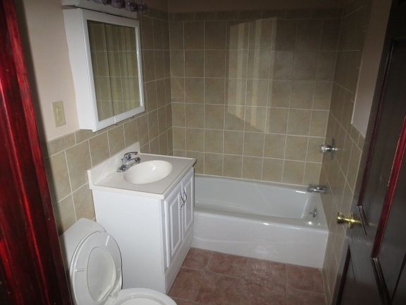 Modern Newer Bath Room