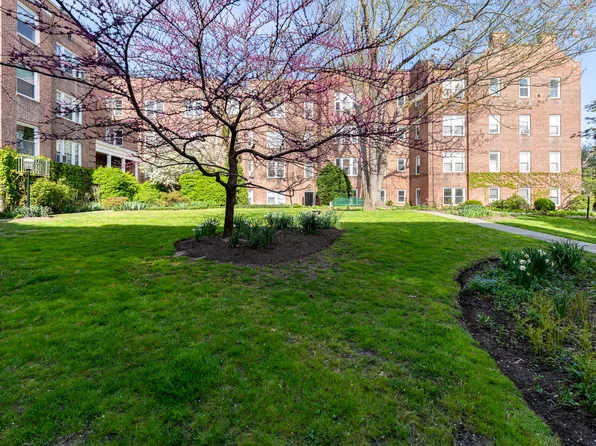 70 Strawberry Hill Avenue APT 3-1B, Stamford, CT 06902