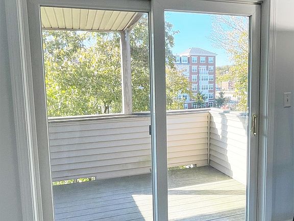 5th image of 90 Commercial St #5A