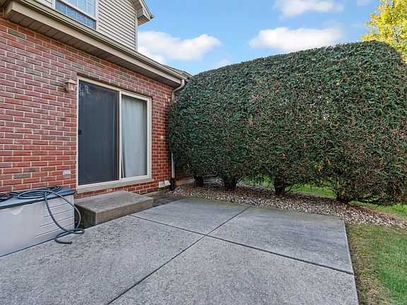 3rd image of 18130 Breckenridge Blvd