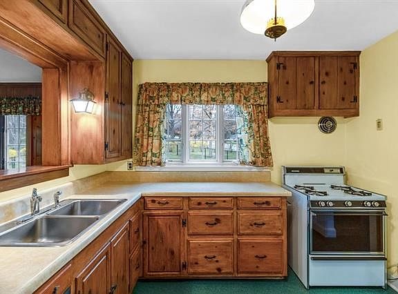 3rd image of 5527 Newton St
