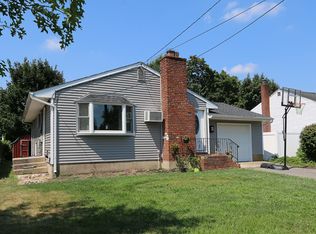 124 W 7th St, Deer Park, NY 11729