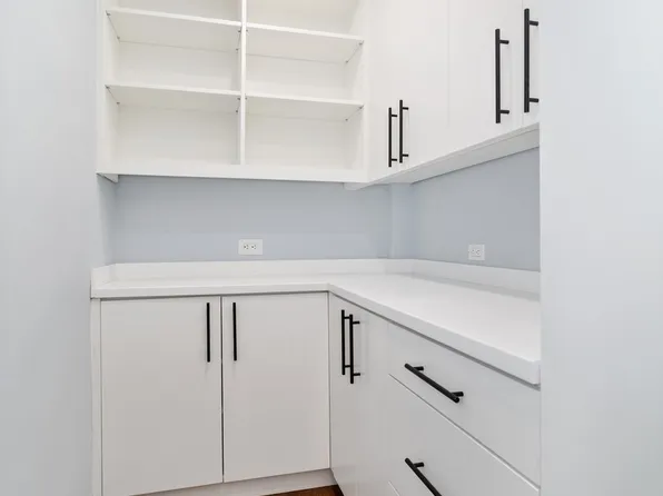 414 East 52nd Street 8F image 5 of 6