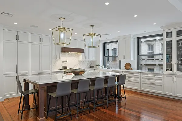 Sold by Compass | media 3