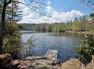 577 Whisper Winds Ct, Sapphire, NC 28774