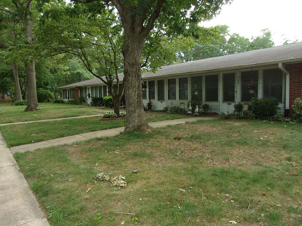 1st image of 213F Huntington Dr #100F