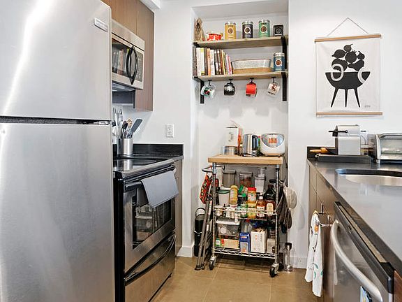 3rd image of 1595 Lexington Ave APT 4H
