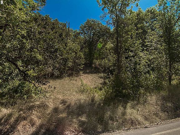 2nd image of 902 Loredo Dr