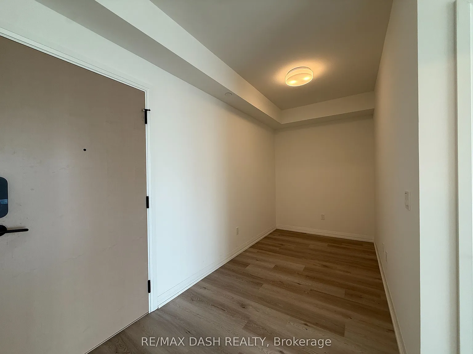 2 bed, $2,690 — Photo 4