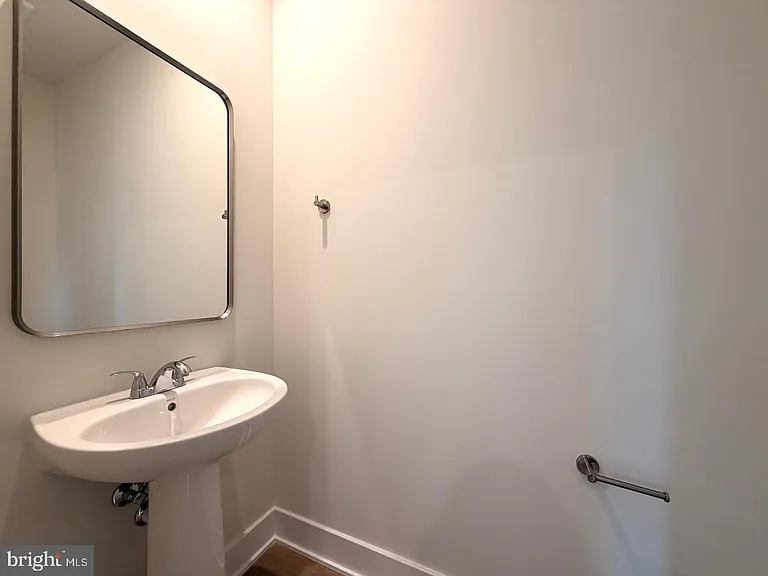 131 Sapphire St — Photo 27