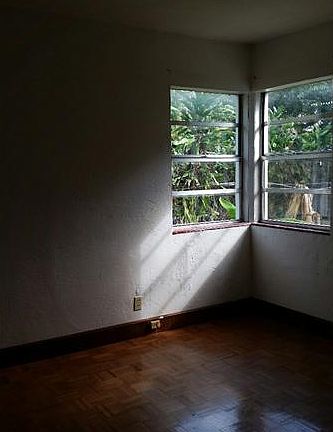 5th image of 2842 Mayo St