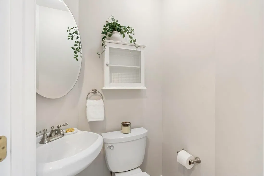 2 bed, 1.5 bath, 864 sqft, $3,000 — Photo 2