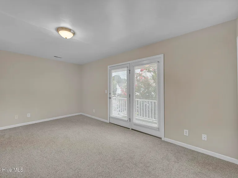 3234 Belmont Cir — Photo 19