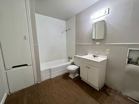 5th image of 3007 Harvard St