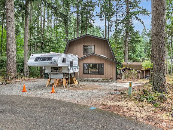 2nd image of 18228 Rockwood Court SE