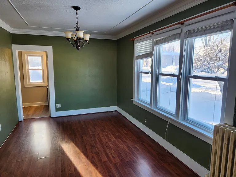 759 E Sumner St — Photo 3