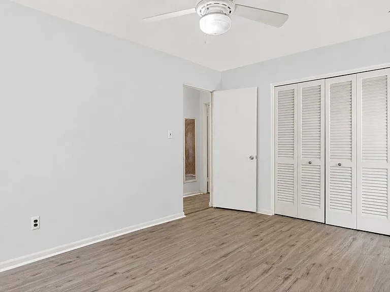 7420 Drexel St — Photo 10