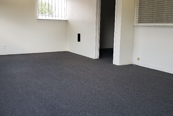 3rd image of 2931 S Sepulveda Blvd