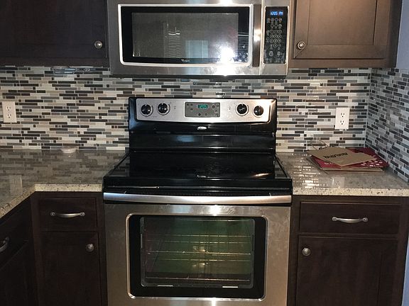 2nd image of 8036 Iris Cir