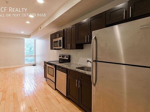 5th image of 319 N Preston St #2