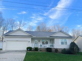 723 Oneida Ln, Crossville, TN 38572