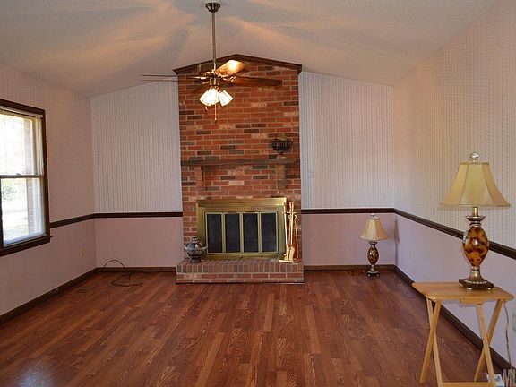 4th image of 655 Sunridge Dr