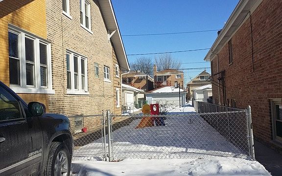 3rd image of 3211 Cuyler Ave