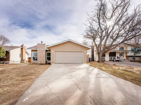 139 NE Laval Blvd W, Lethbridge, AB T1K 4G7