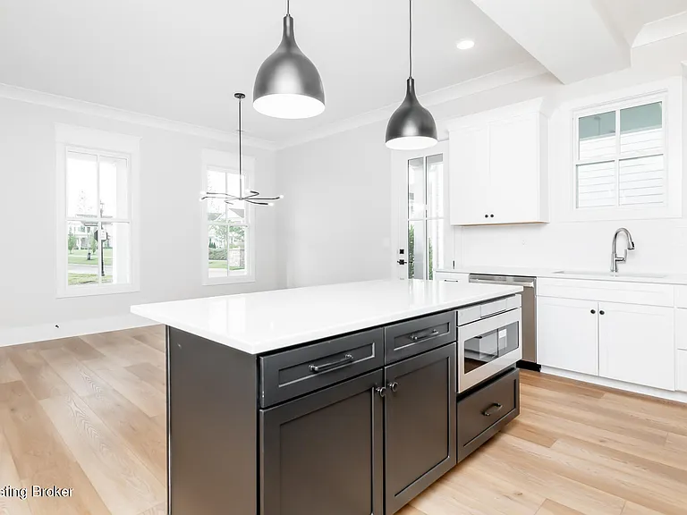 6100 Passionflower Dr #101 — Photo 13