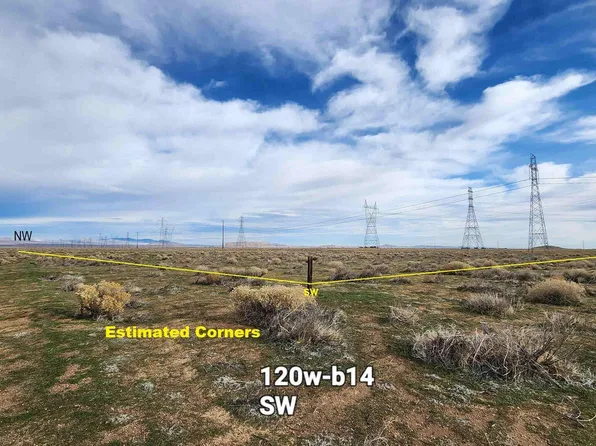 12000 W Avenue B #14, Lancaster, CA 93536