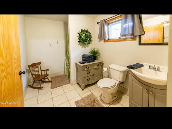 901 13th Ave S, Grand Forks, ND 58201