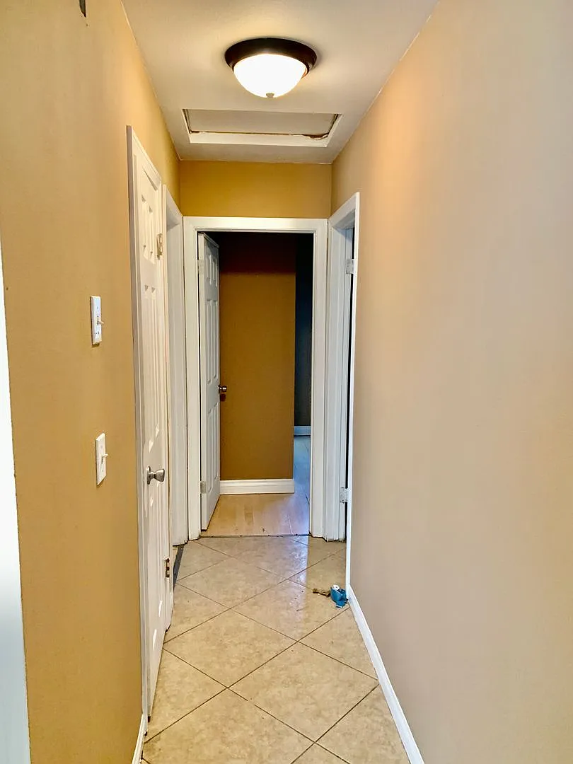 2 bed, 1.0 bath, 864 sqft, $1,975 — Photo 4