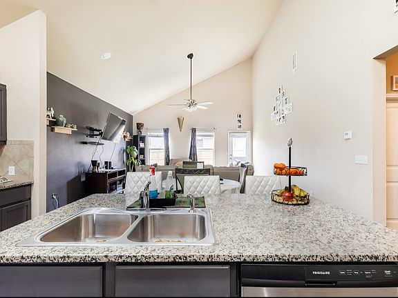 2nd image of 1030 Apricot Ln
